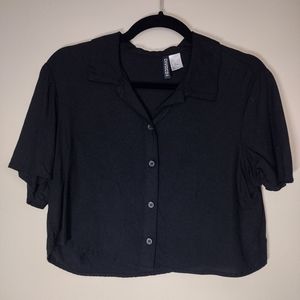Black cropped shirt